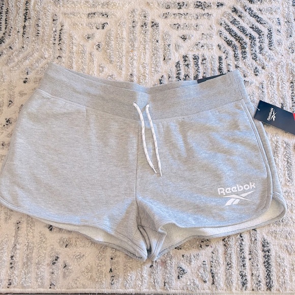 Reebok Women’s Balance Shorts Size‎ XL Heather Gray - Picture 2 of 6